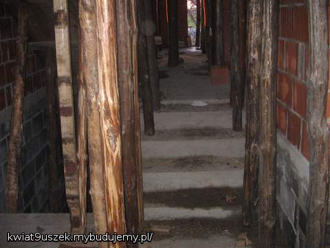 ganek (jeszcze w stemplach)