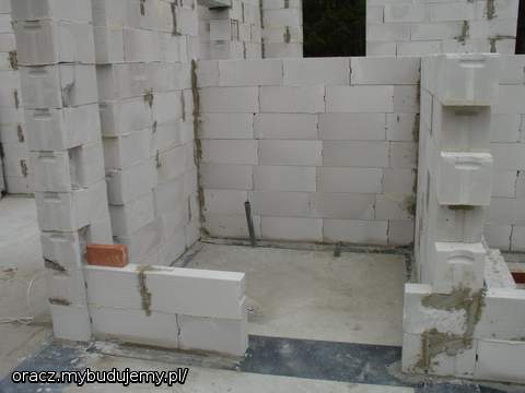 kwiecień 2010: łazienka dół