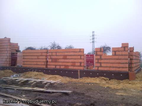 Ściany parteru, ciąg dalszy.