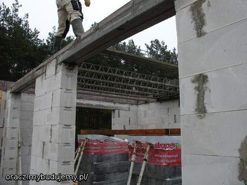 maj 2010: układanie stropu