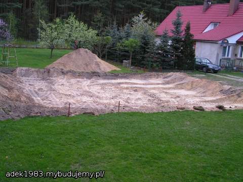 Dziura już jest . . .