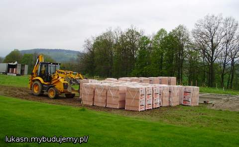 04-05-10  Cegły sa na miejscu
