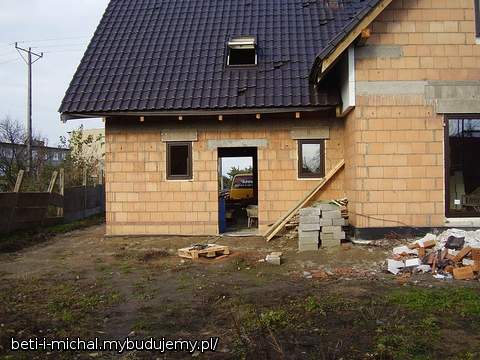 garaż jeszcze bez tylnych drzwi