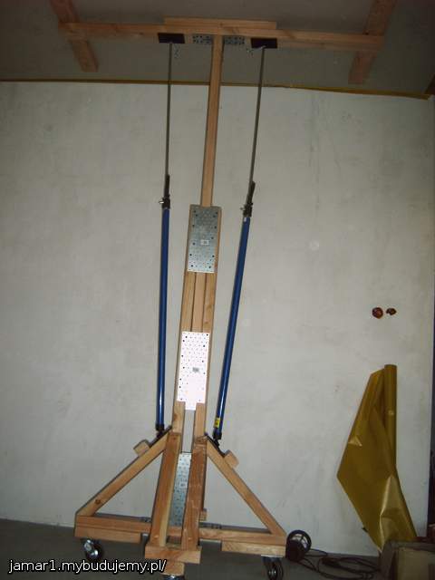 dzieki kolegom ktorzy nie przyszli w ciagu 3 godzin powstala maszyneria do regipsow  i dzieki niej zrobilem to sam tz. regipsy