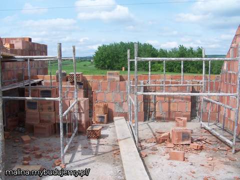 widok kawałka pokoju nad garażem