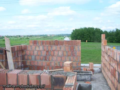 jeden z mniejszych pokoi na poddaszu - pokój po lewej stronie, obok łazienki