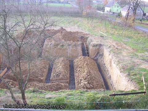 Widok z okna na ławy ...