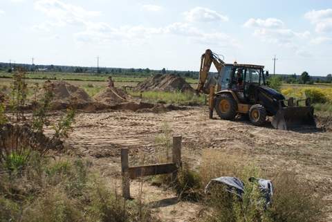 niwelacja terenu i kopanie fundamentów