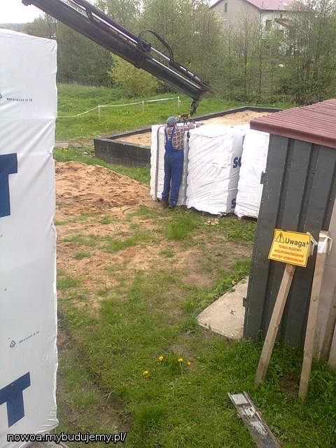 kolega z pracy pomaga przy rozładunku :)