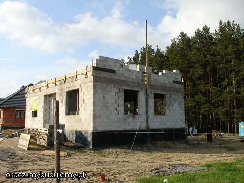 teraz dopiero widzimy, jaki to wysooooki dom.