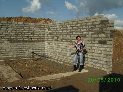 MAMUSIA POKAZUJE GDZIE MAMY WODĘ;))