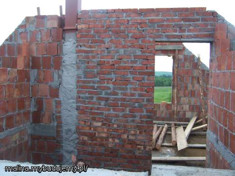 wejście do pokoju nad garażem - z klatki schodowej