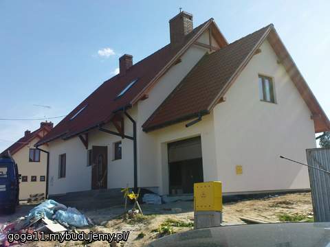 garaż z dobudowanym pokojem nad nim