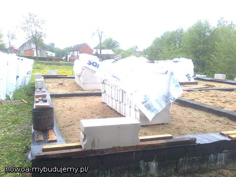 pierwszego dnia ulewa przerywa zapał do pracy