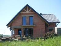 ...okna w kolorze orzech...