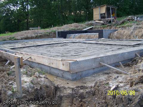 Podsypka pod podbetonkę. Efekt końcowy dnia 08.06.2010