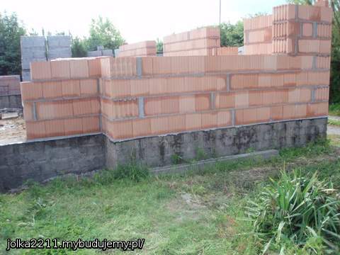 mury rosną do góry