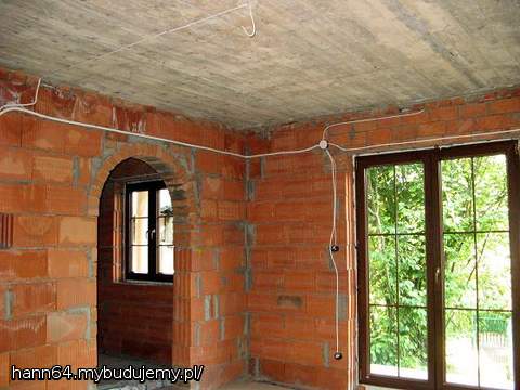 Kawałek salonu i kawałek kuchni.