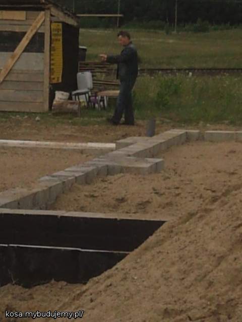 SZUKA WODY NARAZIE NIC NIE MA:)