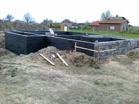 fundamenty,każdy etap budowy cieszy oko