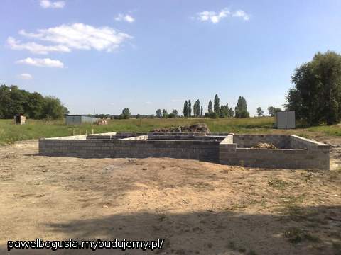 Ściany fundamentowe gotowe!