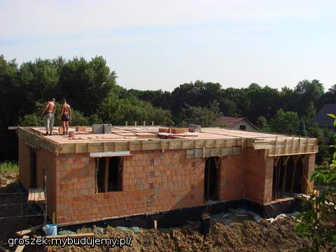 Parter i strop - ciag dalszy. 
Pewnie kazdy z budujacych mowi sobie co chwile: 