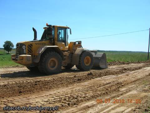 Dlatego przyjechała jej starsza siostra ;)