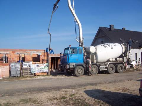 Kamionki wylewanie stropu