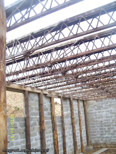 WIDOK NA NIEBO;)Z PIWNICY ALE NIE DŁUGO:)