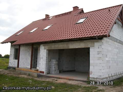 11/ przód domu od strony garażu