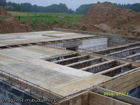 MOZNA JUZ TUPTAC NAD PIWNICĄ;)