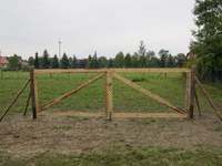 brama w całej rozciągłości