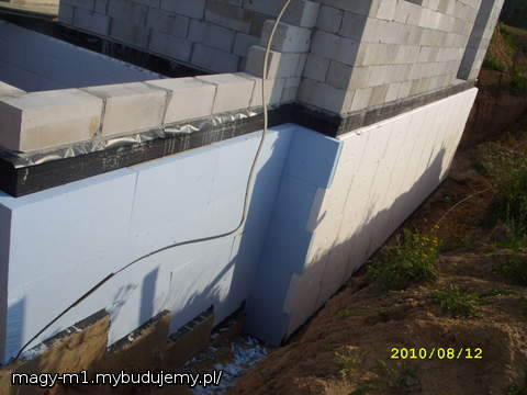 BOK OD WEJSCIA DO DOMKU