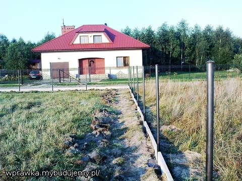 ogrodzenie działeczki w budowie ...