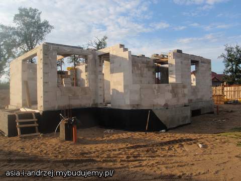 ...kuchnia już jest i salon :)