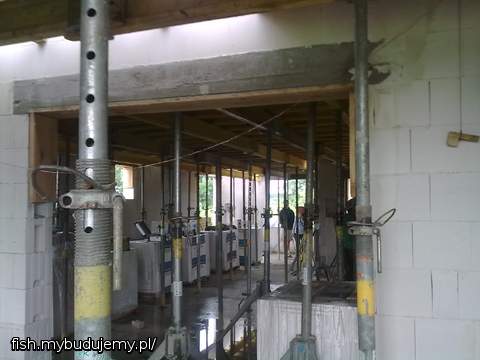 przed wylaniem stropu