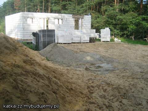 w IV dniu ściany gotowe :)