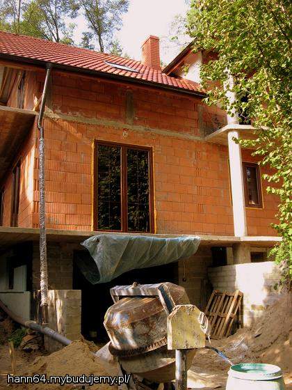 Też wjazd. Brak bramy aż boli:-)