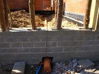 wejście do domu przez garaż