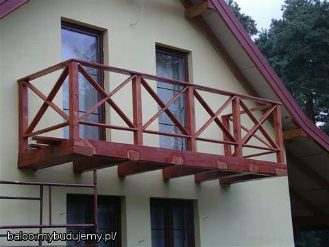 Balkon - najgorsze wykonane - poręcze, dużo roboty ręcznej i sporo czasu, ale mimo pogody udało się. Jeszcze tylko obróbka blacharska i podłoga i będzie można używać.