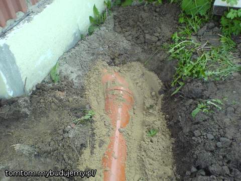 przysypanie rury kanalizacyjnej