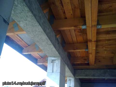 Konstrukcja stropu - widok z pokoju dziennego nad oknami