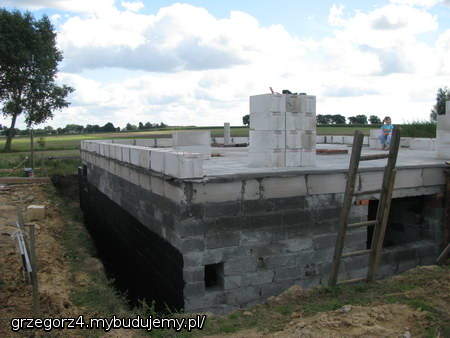 I zaczęliśmy murować parter