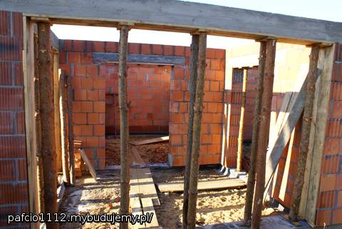 widok do sypialni przez werandę