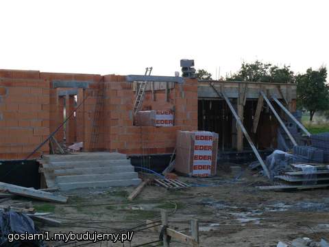 Wylany strop nad garażem - 11-09-2010