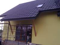 Elewacja kolor żółty ciepły z dekorala