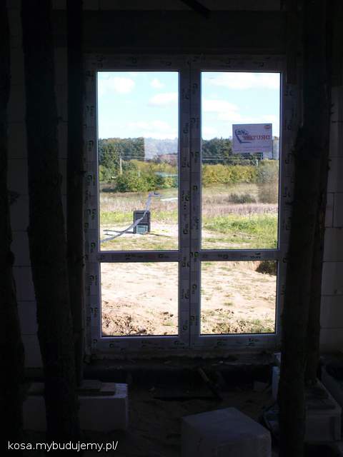 od wewnatrz sa biale