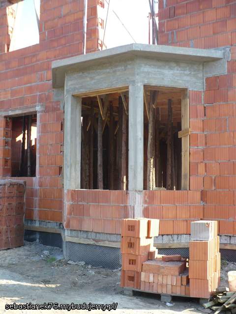 Wykusz wylany wraz ze stropem - sierpień 2010