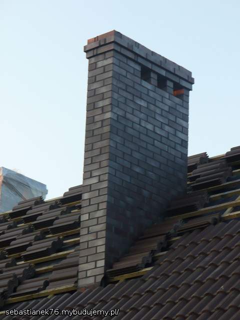 Jeden z dwóch kominów - wrzesień 2010