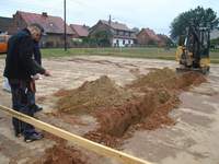 Pierwsze wykopy pod fundamenty; 30-09-2010.
